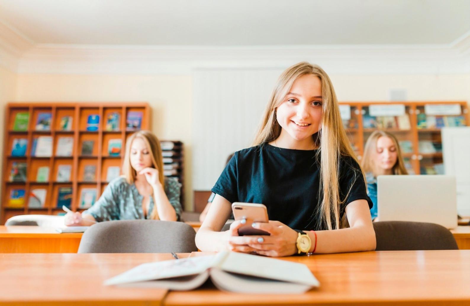 İçerik performans analizi ve veri görselleştirme dashboardları